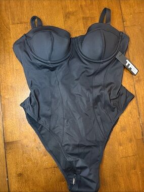 THB Black Sculpting One-Piece Swimsuit with Underwire Support